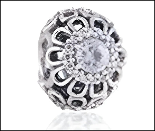 Onhand Best Seller Charm (s0448): Flower With Clear Z In The Middle