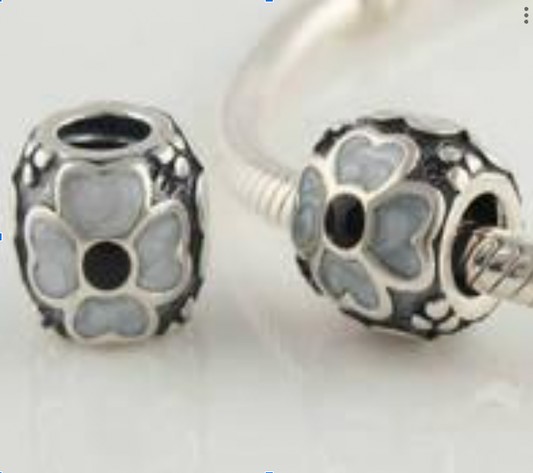 Onhand Best Seller Charm (S0106): Primrose With Blue Crystal
